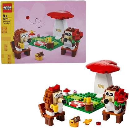 LEGO Hedgehog Picnic Date - Conjunto de brinquedos de animais para meninas e meninos de 8 anos ou mais - Conjunto de construção natural com modelo de cogumelo e 2 figuras - Decoração de Dia dos Namorados - Presente