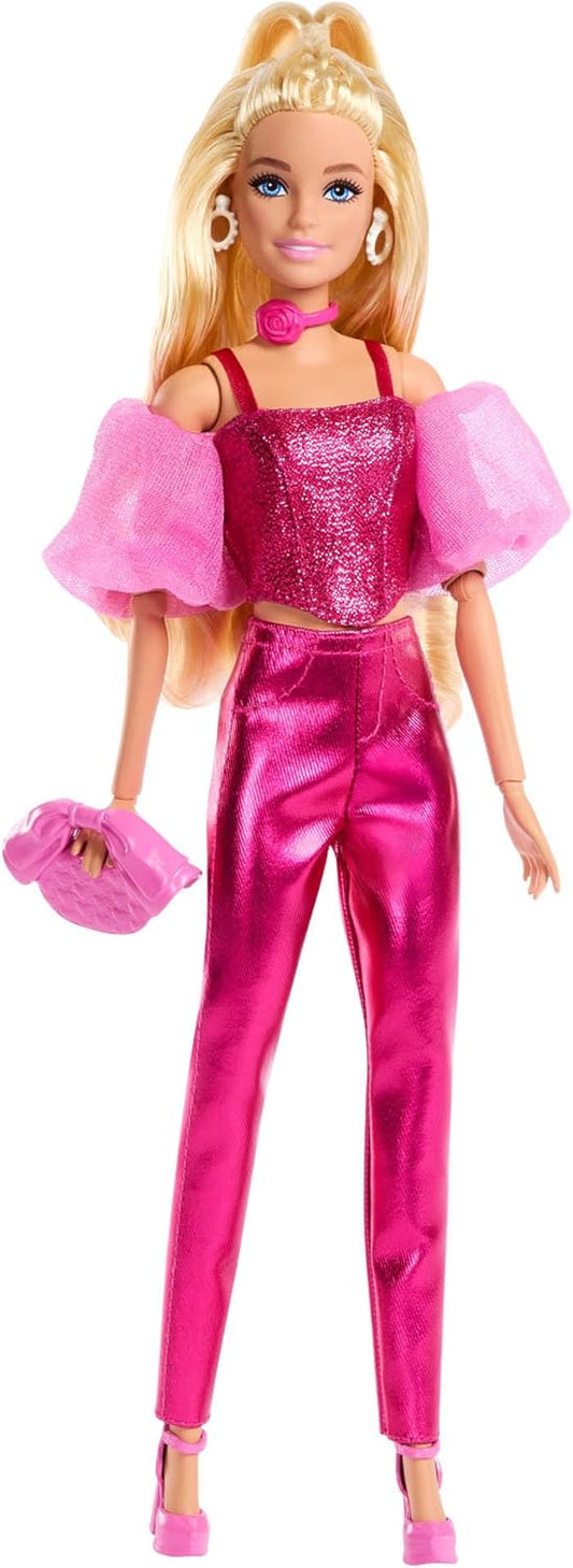 Barbie Deluxe Style Boneca nº 5 em Roupa Rosa Metálica, Cabelo Loiro, Top Corset Brilhante e Calça Brilhante com Acessórios como Colar de Rosas e Bolsa, JFP40
