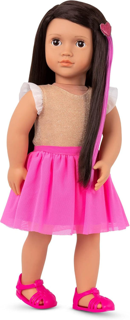 A Nossa Geração – 18 polegadas – Boneca de moda inicial com tema de amor – Amora – Cabelo castanho e olhos castanhos – 3 roupas e acessórios de estilo em caixa de presente – Brincadeira de faz de conta para maiores de 3 anos
