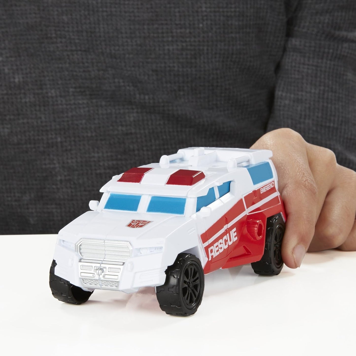 Figura Transformers Generations Combiner Wars Deluxe Class Protectobot First Aid