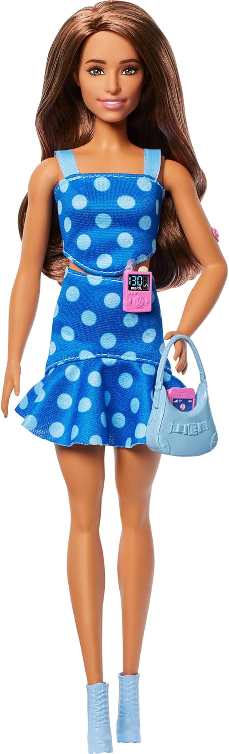 Barbie Fashionistas Boneca nº 242, Boneca com Diabetes Tipo 1 Vestindo Roupa de Bolinhas e Acessórios, Em Parceria com Breakthrough T1D, HYT97