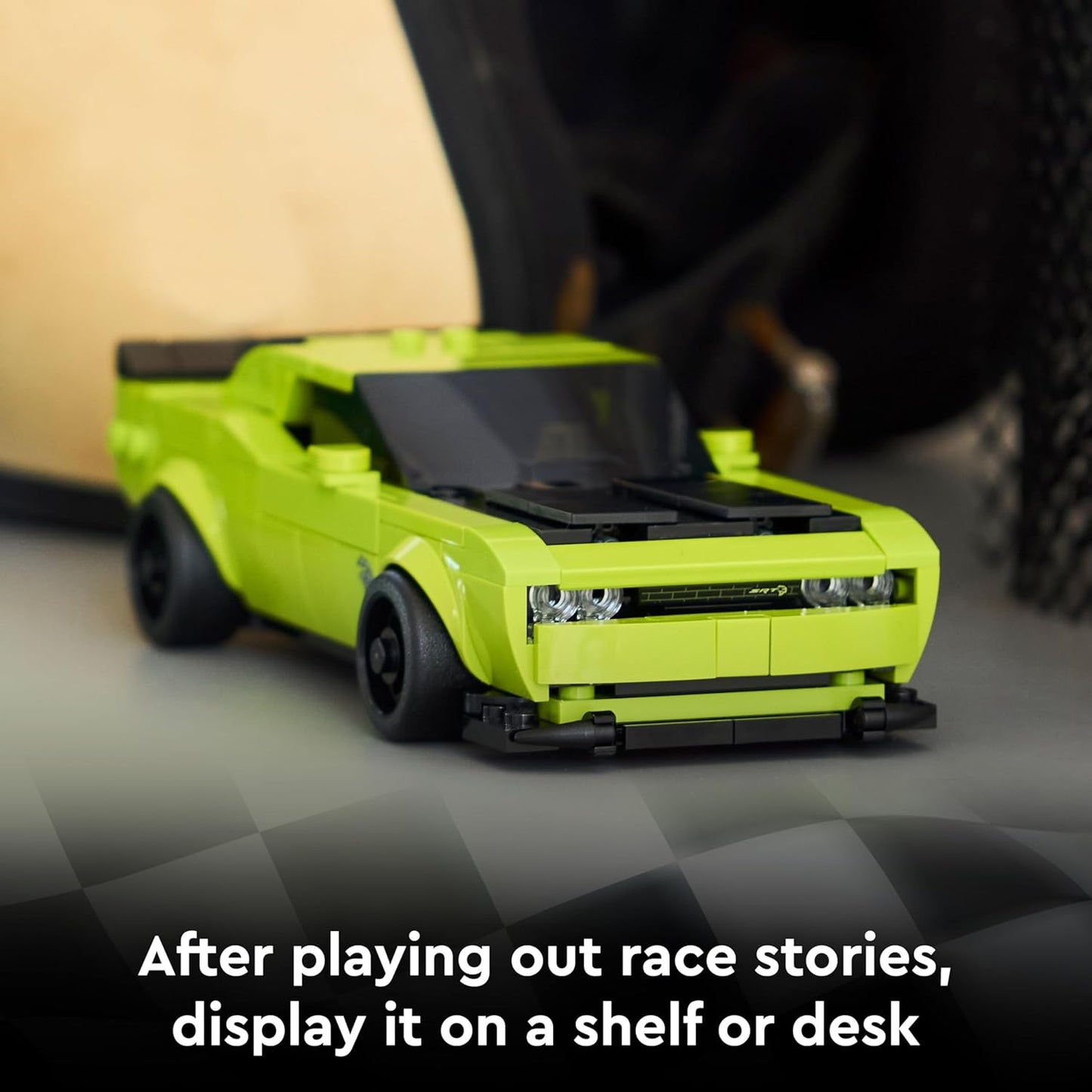 LEGO Speed Champions Dodge Challenger SRT Hellcat Carro Esportivo - Kit de Modelo de Carro com Minifigura de Piloto - Presente de Aniversário para Meninos a partir de 9 Anos - 77237