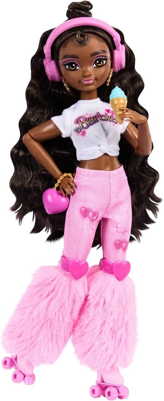 Barbie Dream Besties Boneca e Acessórios, Barbie “Brooklyn” Boneca Fashion Articulada de Patins com Cabelo Castanho Escuro, 9 Peças Temáticas de Música e Vídeo, JFX97
