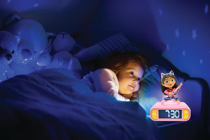 LEXIBOOK Casa de Bonecas da Gabby, Despertador com Luz Noturna da Gabby, Sons e Melodias, Tela LCD Retroiluminada, Iluminado, Função Soneca, Rosa, RL800GDH