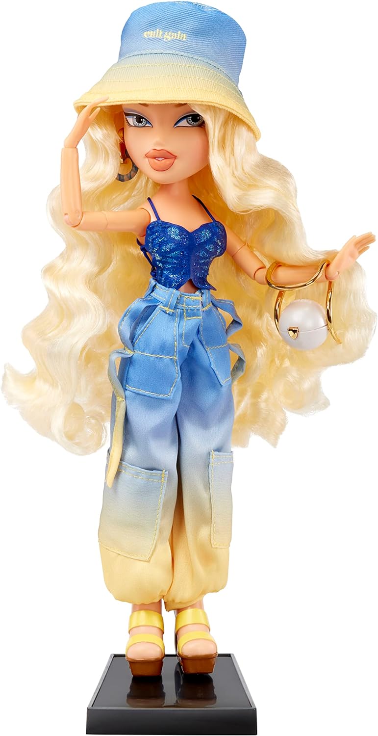 Bratz HyperX Bratz x Cult Gaia Muñeca de moda de diseñador de edición especial - CLOE - Incluye dos conjuntos de moda premium y accesorios de moda en empaque premium - para niños y coleccionistas a partir de 4 años