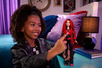 Boneca Disney Descendentes 4: A Ascensão de Red – Boneca que Canta com Roupas e Acessórios Inspirados no Filme, Canta, HWT96