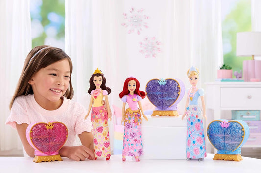Mattel Boneca Disney Princess Ariel Surprise Fashion e Acessórios | 8 Surpresas, incluindo caixa com joia em formato de coração, anel para a criança e 9 peças para brincar; inspirada no filme A Pequena Sereia, JHL49