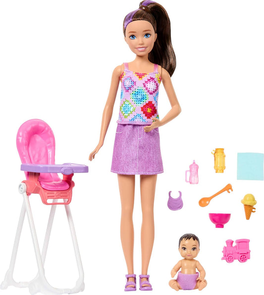 Barbie Conjunto Skipper Babysitters Inc. com boneca morena, boneca bebê morena, cadeirão e 8 acessórios, incluindo comida, JJB44