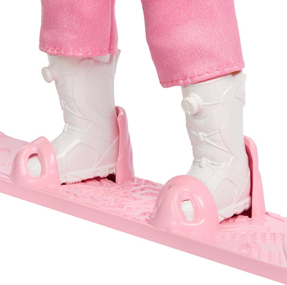 Barbie Profissional Snowboarder com Jaqueta, Calça e Botas de Neve Rosa e mais de 10 Acessórios, incluindo Prancha de Snowboard que Muda de Cor, JKF78