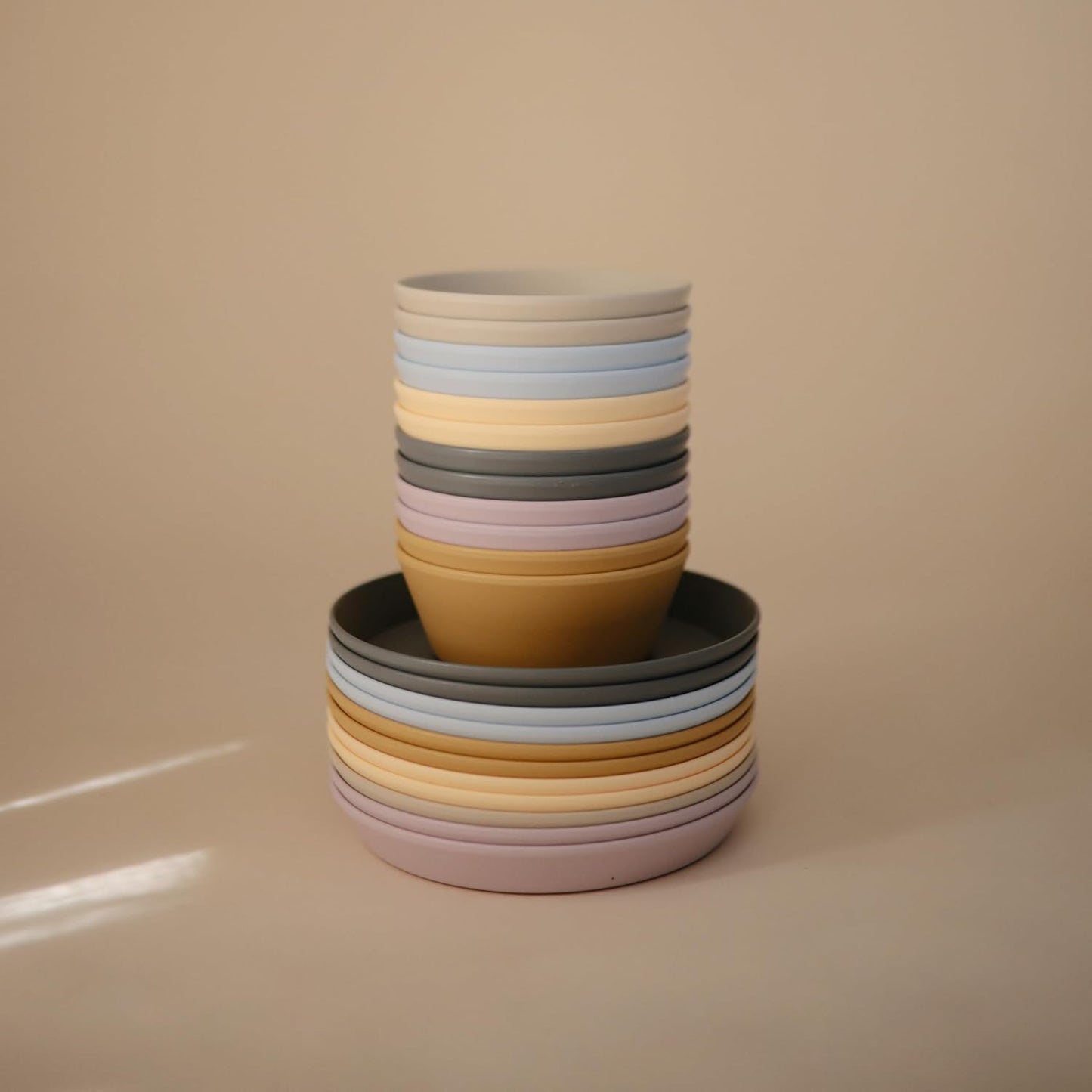 Mushie Tigelas para Jantar Infantil | Conjunto de 2 Tigelas Reutilizáveis Livres de BPA | Podem ser Lavadas na Lava-louças e Usadas no Micro-ondas | Fabricadas na Dinamarca | Redondas (Lilás Suave)
