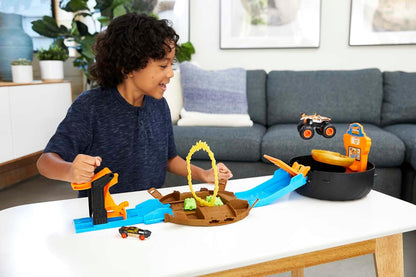 Hot Wheels Conjunto Monster Trucks Stunt Tire, inclui 3 Monster Trucks e 3 veículos em escala 1:64, presente para crianças de 4 a 8 anos, HHY74