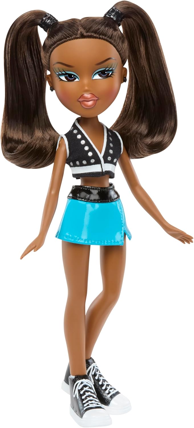 Bratz Boneca Play Sportz Sasha, líder de torcida, com acessórios, nas cores vermelha, branca e azul.