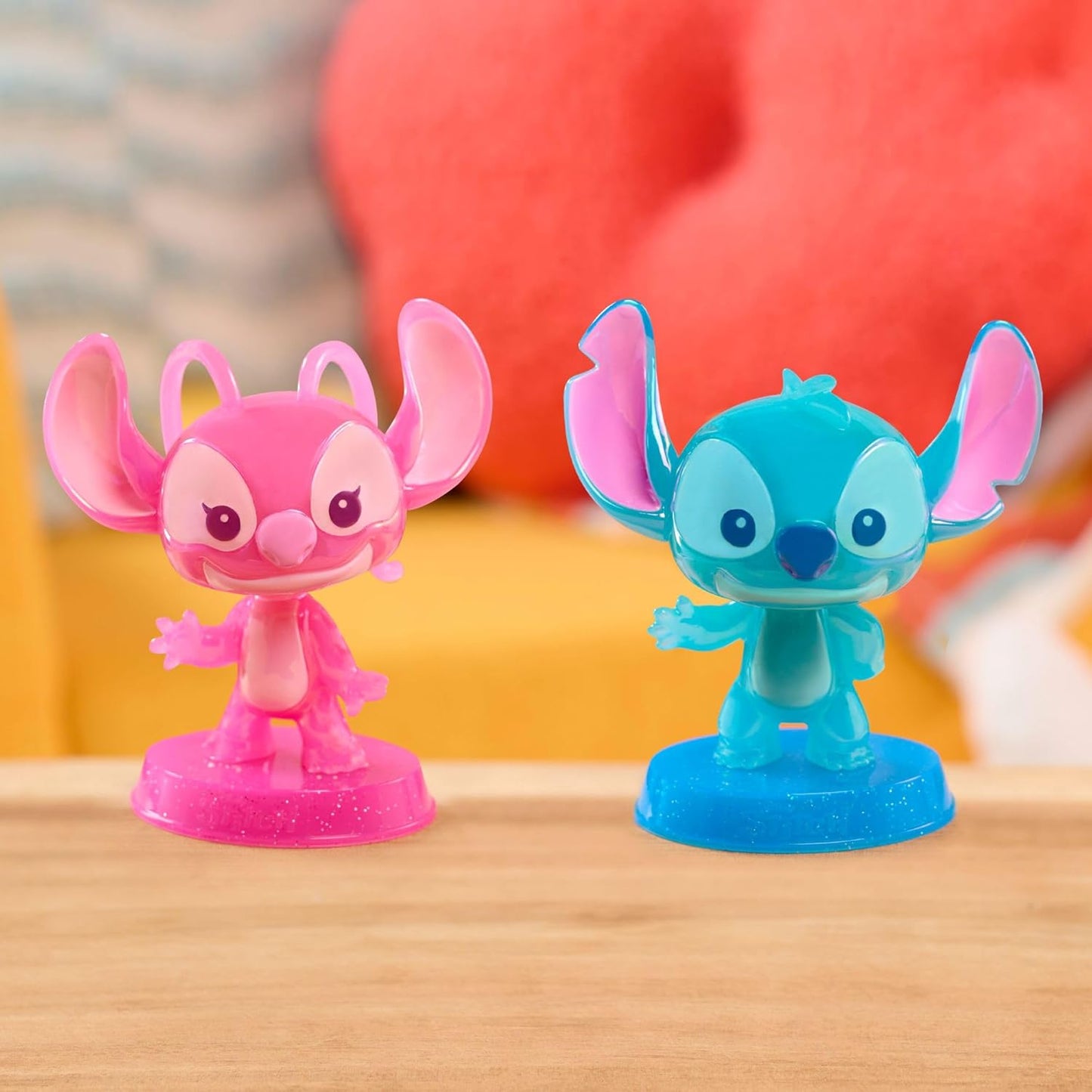 Figura colecionável grande do Stitch - Anjo