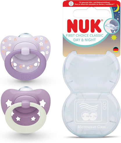 NUK Chupetas First Choice Classic Night (0-6 meses) – Ortodônticas e que brilham no escuro – 95% de aceitação pelos bebês – Cor: Roxo – Pacote com 2 unidades