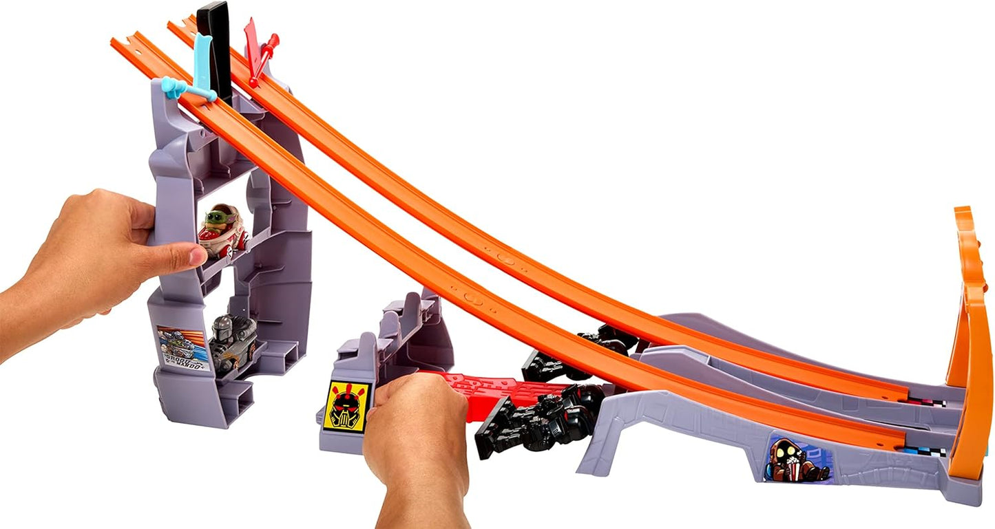 Hot Wheels RacerVerse, Conjunto de Pista de Corrida Grogu's Great Race, Conjunto de Pista Star Wars com Carrinhos Hot Wheels de Metal Fundido Inspirados em Star Wars: Grogu e The Mandalorian, HPL32