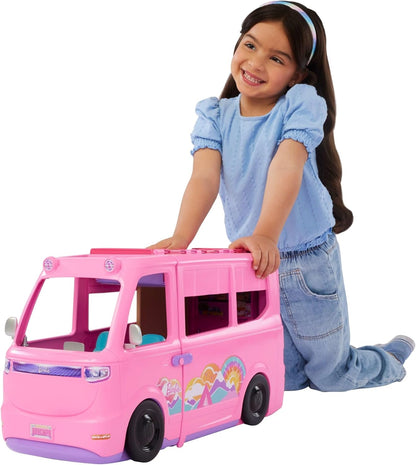Barbie Conjunto de brinquedos Dream Camper com barraca de teto, cadeira de balanço, lago para pescar, churrasqueira com função de mudança de cor e mais de 60 acessórios, incluindo massinha de modelar, HRJ78
