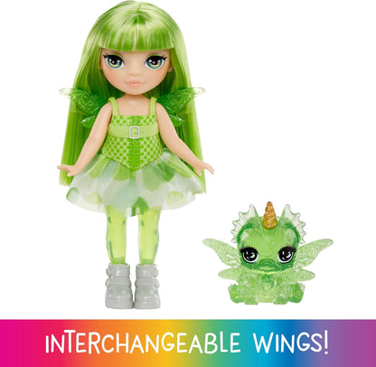 Rainbow High Littles Fadas Fantasia Arco-Íris e Bichinho de Estimação - Esmeralda, Verde - Boneca pequena articulada de 14 cm e dragão de estimação com asas de fada intercambiáveis, presente fofo para crianças a partir de 4 anos