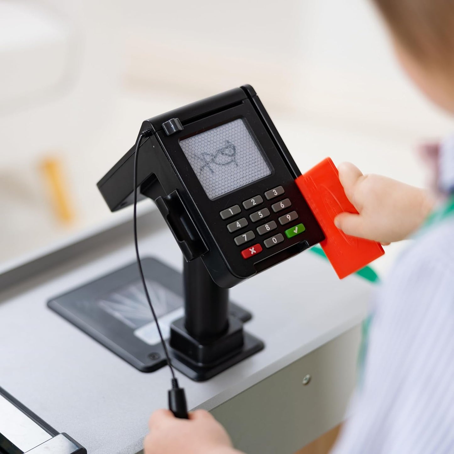 Melissa & Doug Grocery Store Playset e brinquedo até caixa registradora com scanner e transportador | Fingir Play Store | Loja de brinquedos de madeira | Conjunto de brinquedos para supermercado | De madeira