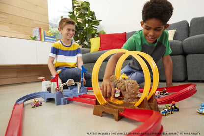 Hot Wheels Mario Kart Bowser’s Castle Chaos Pista Modular com Bandeiras de Volta para Corrida Lado a Lado e Figura do Bowser. Conecta-se a outros conjuntos. Ótima ideia de presente para crianças a partir de 3 anos.