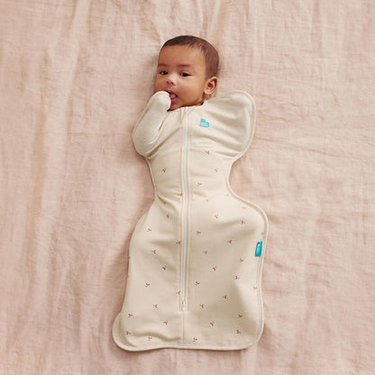 Love To Dream™ Swaddle UP™, Tamanho Pequeno (3,5-6 kg) - Cor Aveia, Ajuste Perfeito, Favorece uma Rotina de Sono Saudável, 1,5 Tog para Temperaturas Amenas (18-22°C), Algodão Fleece Lavável à Máquina, 2 Zíperes para Facilitar a Troca de Fraldas