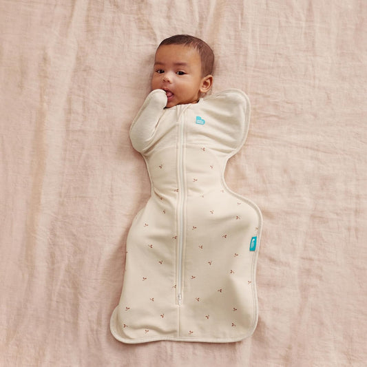 Love To Dream™ Swaddle UP™, Médio 6-8,5 kg - Aveia Twigs, Ajuste Perfeito, Favorece uma Rotina de Sono Saudável, 1,5 Tog para Temperaturas Amenas (18-22°C), Algodão Fleece Lavável à Máquina, 2 Zíperes, Troca de Fralda Fácil