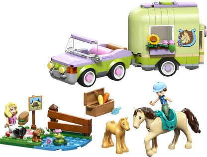 LEGO Friends Reboque para Cavalo e Potro - Conjunto de Brinquedo com Acessórios de Higiene, 4 Figuras de Animais, Carro e 2 Mini Bonecas - Ideia de Presente de Aniversário para Meninas a partir de 7 Anos - 42695