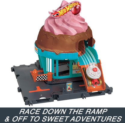 Hot Wheels Let's Race Netflix - City Toy Car Track Set, Pizza Slam Cobra Attack, Snake Tail Spiral Track com Randomizer, 1 veículo em escala 1:64, HTN81