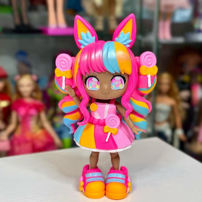 Bonecas Fashion Animakii – Estilo Doce + Chiclete Personalizáveis – Boneca Fashion de 12,7 cm com 32 Looks em Uma – Acessórios, Roupas, Sapatos e Placas Faciais – Brinquedos da Moda para Meninas (APENAS 1 BONECA INCLUÍDA)