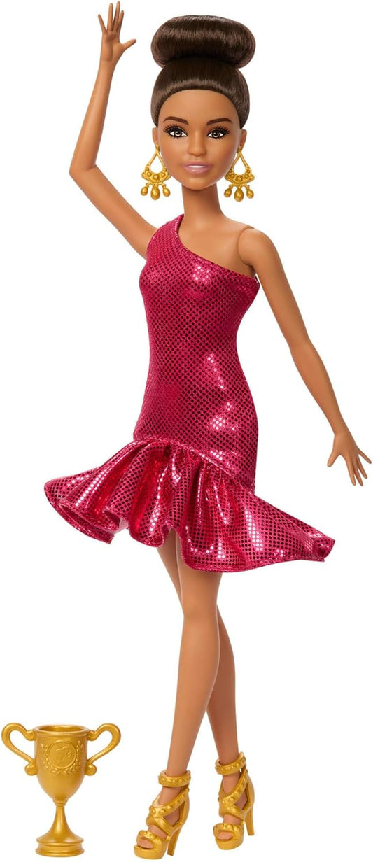 Barbie Boneca Dançarina de Salão com Vestido Vermelho com Babados, Sapatos de Dança, Cabelo Castanho Estilizado e Acessório de Troféu de Dança.
