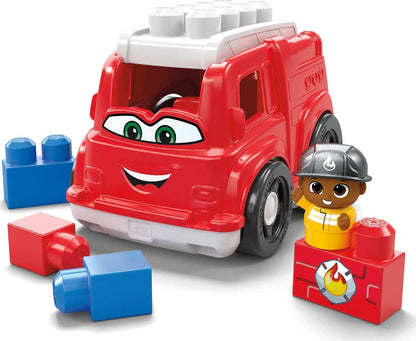 Mega Conjunto de Brinquedo Bloks First Builders com Blocos de Montar para Crianças Pequenas – Caminhão de Bombeiros Freddy com 6 Peças e Compartimento de Armazenamento, 1 Boneco, Vermelho, Para Maiores de 1 Ano, GXX08