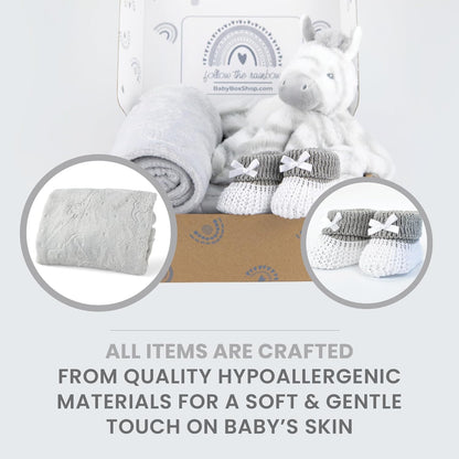 Baby Box Shop - Presentes personalizados para bebês - Cobertor de bebê personalizado e edredom de bebê zebra personalizado com botinhas de algodão cinza e branco, ideais para presentes de batizado
