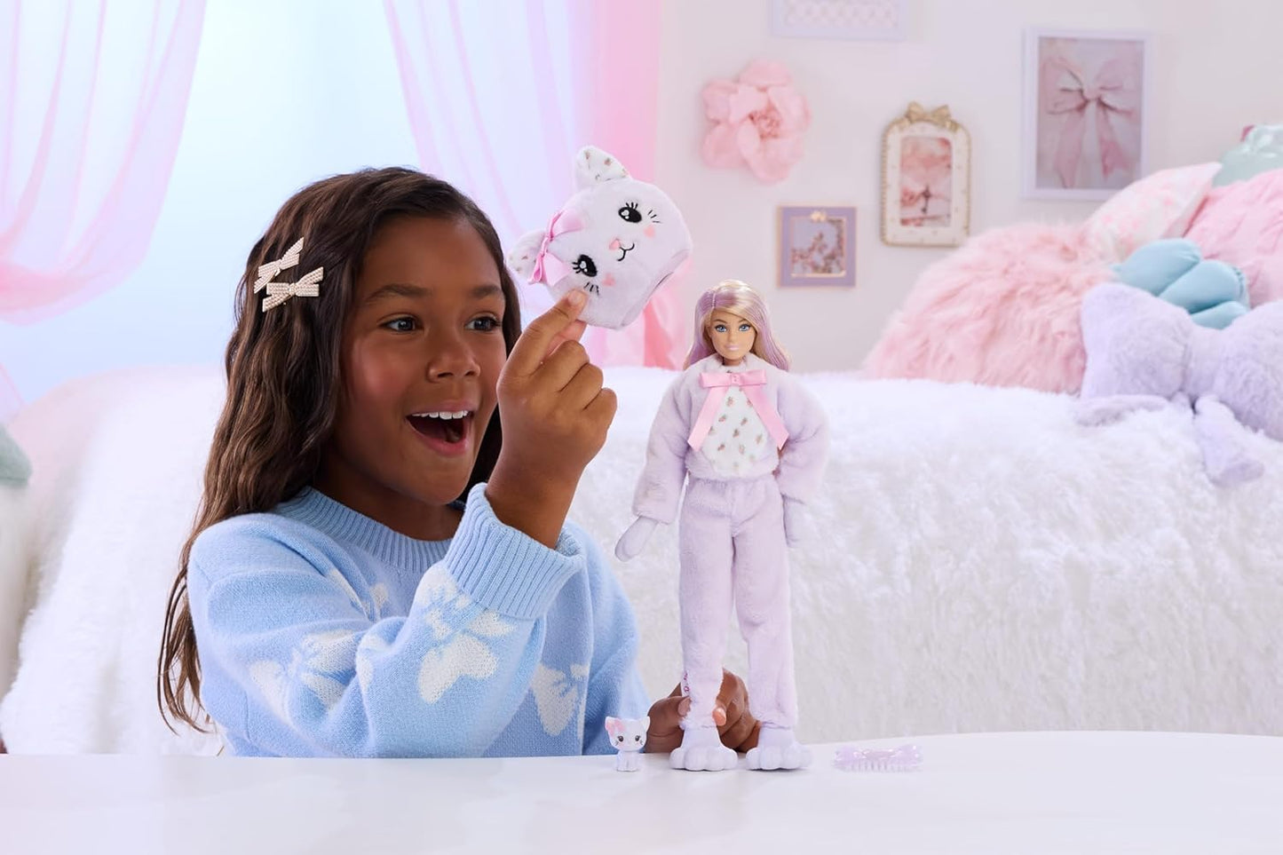 Barbie Cutie Reveal Boneca e Acessórios, Gatinha da Série Fofinha com 10 Surpresas, Incluindo Mudança de Cor e Mini Animal de Estimação, JJP64