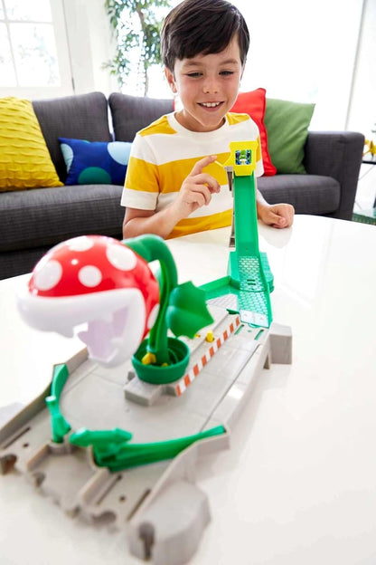 Hot Wheels Conjunto de pistas Mario Kart com 4 pistas diferentes, veículos Mario Kart em escala 1:64 e o Nemesis do videogame.