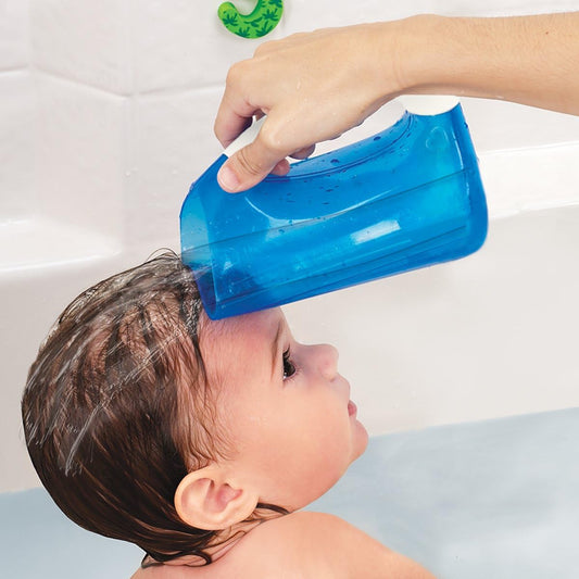 Munchkin Jarro de banho para bebês com borda macia para banho, enxaguador de shampoo para bebês e crianças pequenas, dispositivo para enxaguar cabelos e lavar crianças, jarro para lavar cabelos com alça fácil de segurar, acessórios essenciais para banho