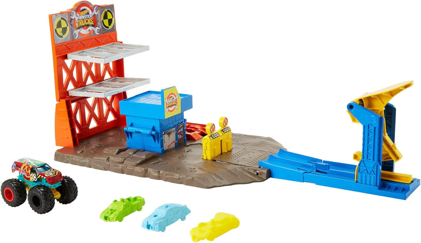 Hot Wheels Brinquedos Monster Trucks, Conjunto Blast Station com 1 HW Demo Derby em escala 1:64 e 3 carrinhos desmontáveis para brincadeira completa, presente para crianças.
