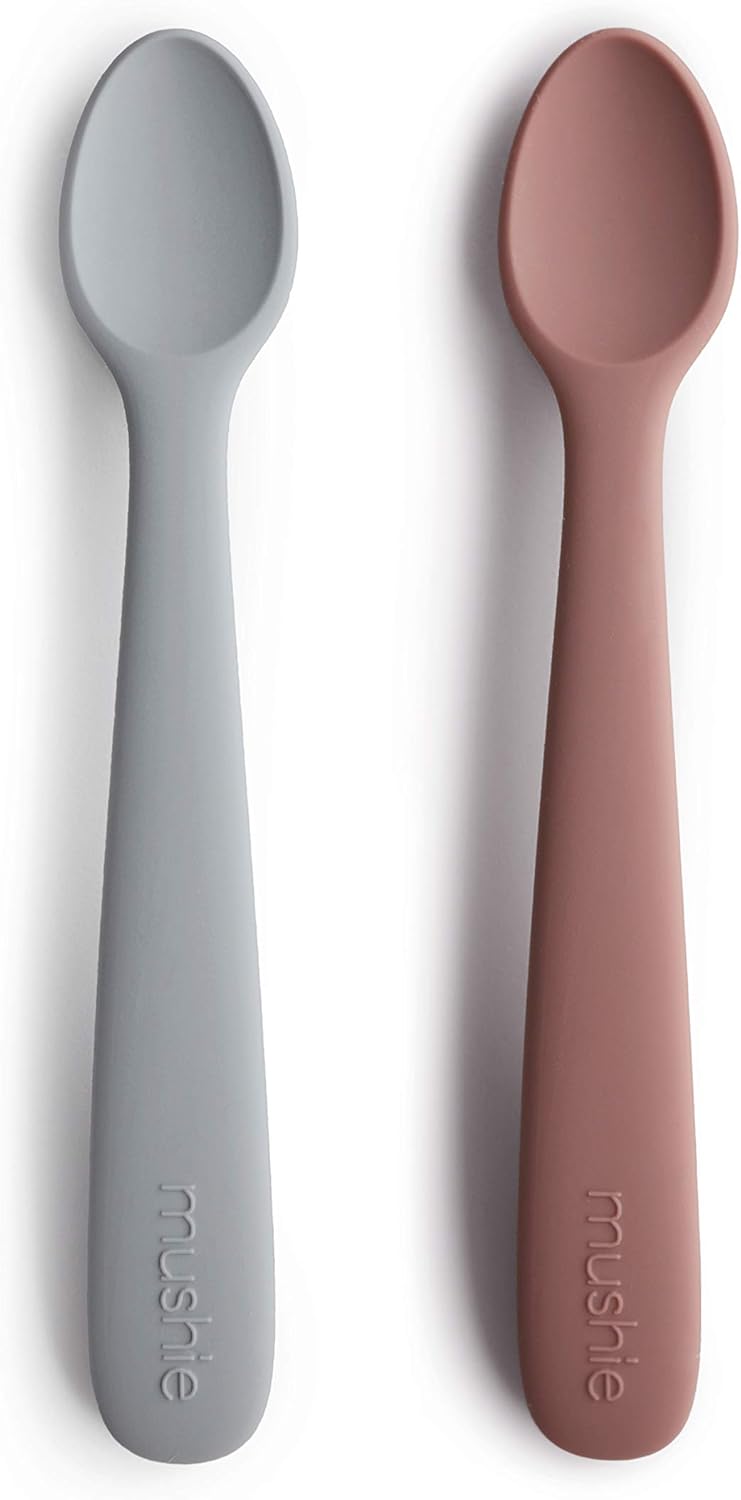 Mushie Colheres de alimentação Baby | Colheres de silicone sem BPA, pacote com 2 | Utensílios duráveis para bebês e crianças, próprios para lava-louças | Cor malva acinzentada