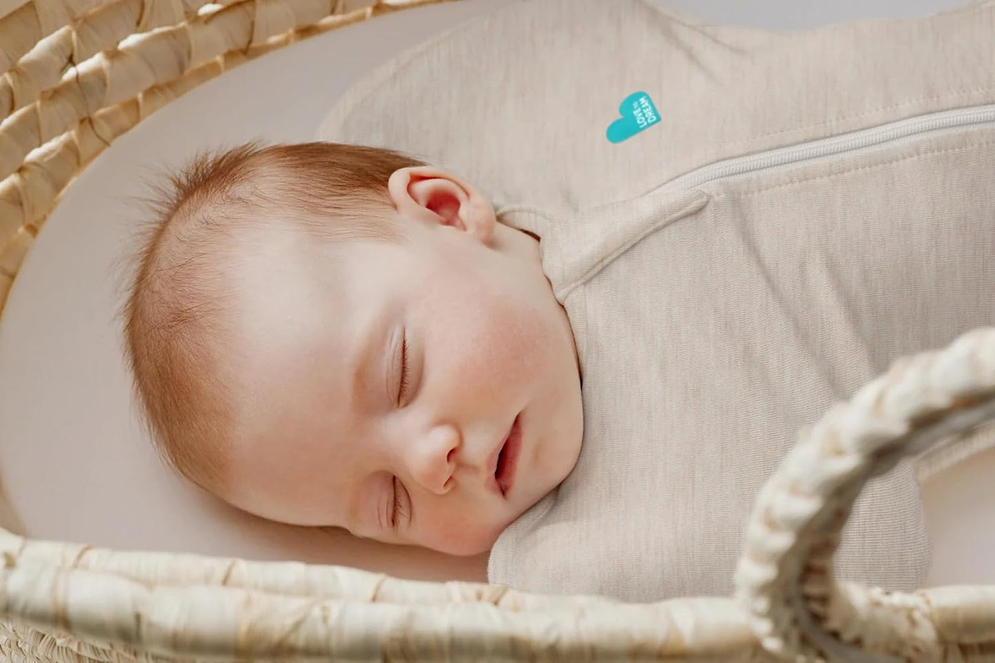 Love To Dream™ Swaddle UP™, Recém-nascido 2,2–3,8 kg – Aveia | Ajuste perfeito, promove uma rotina de sono saudável | 1,0 Tog Ideal para primavera e verão (20–24 °C) | Algodão lavável à máquina com zíper duplo
