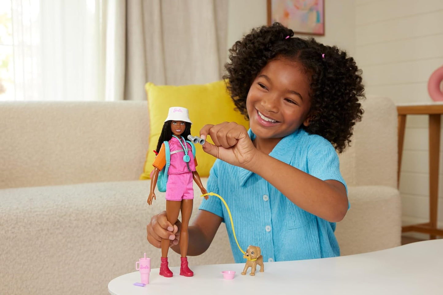 Barbie “Brooklyn” Aventuras ao Ar Livre, Boneca Fashion com Roupa de Aventura e Mais de 10 Acessórios com Tema de Acampamento, Incluindo um Cachorrinho de Estimação, JJV60