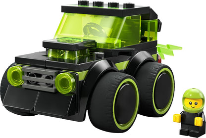 LEGO City Rides – Carro de Corrida de Brinquedo - Mini Conjunto de Construção com Minifigura de Piloto Júnior - Lembrancinhas de Festa - Pequeno Presente Colecionável para Meninos a partir de 5 Anos - 60484