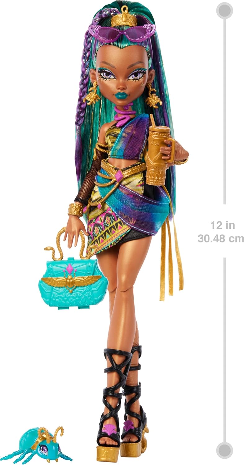 Monster High Boneca Nefera De Nile, Múmia Real em Vestido com seu Bichinho de Estimação Escaravelho Lavish e 7 Acessórios como Bolsa, Laptop, Óculos de Sol, Bebida e Lanches, JDR48