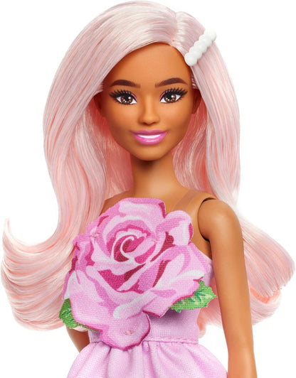 Barbie Boneca Fashionistas nº 238 com cabelo rosa pastel, usando vestido tomara que caia com corpete rosa, presilha de cabelo perolada e sandálias de salto alto rosa com tiras, HYT94
