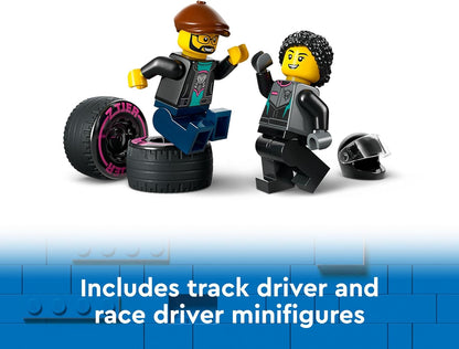 LEGO Conjunto de construção de brinquedo, veículo e transportador para carro de corrida urbano e caminhão transportador de carro para meninos e meninas de 6 anos ou mais com rampa de carregamento ajustável, minifiguras de piloto e motorista, presente