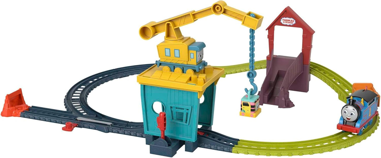 Thomas & Friends Conjunto de Trem Motorizado Fix 'em Up Friends com Carly, o Guindaste, e Sandy, o Trem de Precisão, para Crianças em Idade Pré-escolar a partir de 3 Anos, HDY58, Não Aplicável