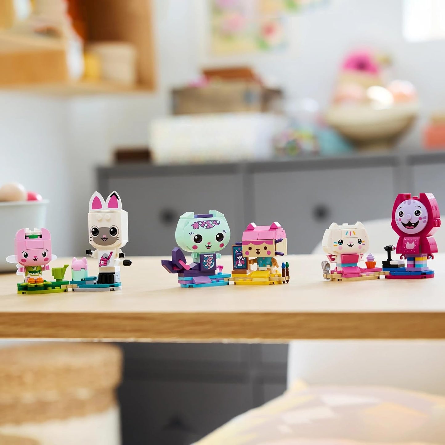 LEGO Casa de Bonecas da Gabby e Amigos Felinos da Gabby - Brinquedo Criativo com 6 Figuras de Animais, incluindo Sereia Gata e Gatinha Fada, além de Suportes de Exibição - Presente para Meninas a partir de 6 Anos e Fãs da Série de TV - 11215
