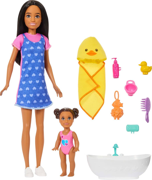 Barbie Conjunto Skipper Babysitters Inc. com boneca morena, boneca bebê morena, banheira e 6 acessórios, incluindo um patinho de borracha, JJB43