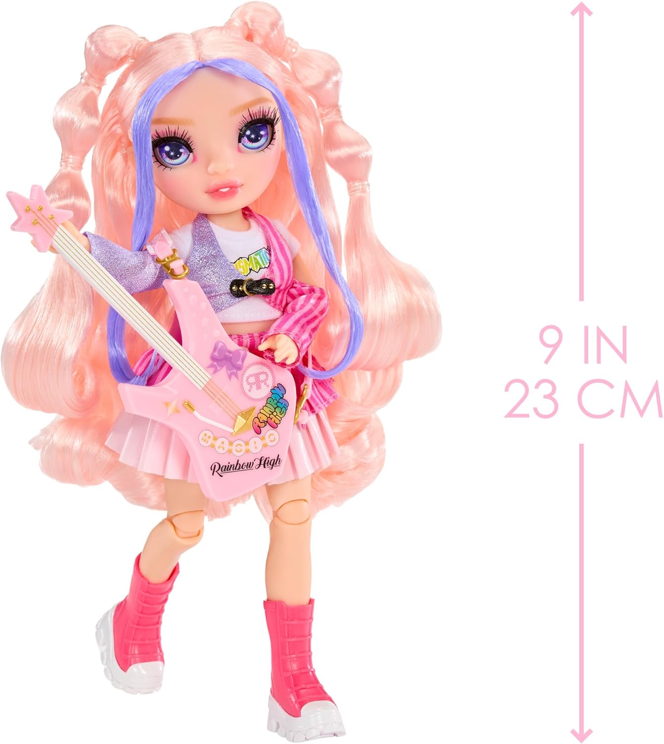 Rainbow High Junior High Rock Band - Bella, Rosa - Boneca Fashion de 23cm com Baixo, Personalizável com Adesivos, Articulada, Brinquedo Fofo para Crianças a partir de 4 Anos