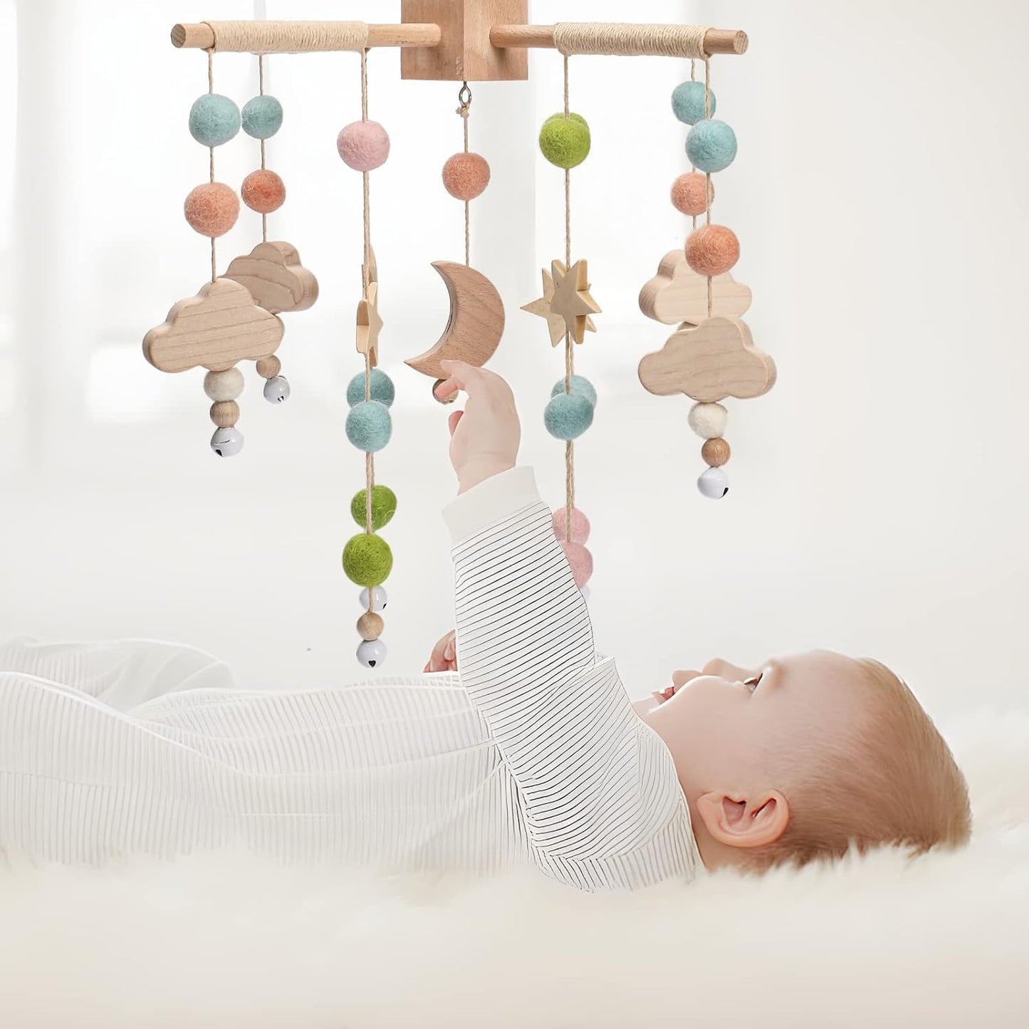 Let's Make Bolas móviles de Madera + Forro Polar para bebés, Campanas de Viento, Campanas para Hamacas de guardería, Regalos para recién Nacidos para niñas o niños (Luna Rosa)