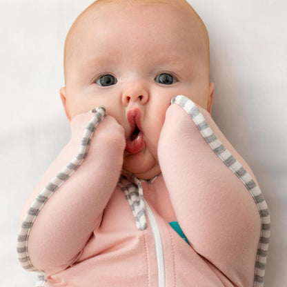 Love To Dream™ Swaddle UP™, Tamanho Pequeno (3,5–6 kg) – Rosa | Ajuste perfeito, promove um sono saudável | 1.0 Tog Ideal para primavera e verão (20–24 °C) | Algodão lavável à máquina com zíper duplo