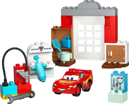 LEGO DUPLO│Disney e Pixar A Visita de McQueen à Garagem do Doutor - inclui um Carro de Corrida para Crianças, Ferramentas e Acessórios para Lavagem de Carro - Presente para Meninos e Meninas a partir de 2 Anos - 10456