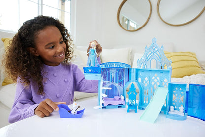 Mattel Disney Frozen Storytime Stackers – Casa de Bonecas Castelo de Gelo da Elsa | Boneca pequena articulada da Elsa, figura do Olaf e conjunto empilhável com 4 acessórios, inspirado no filme Disney Frozen, JDP63